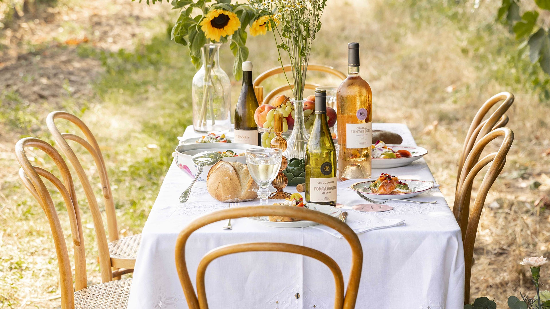 Wijn van Château Fontarèche aan tafel. Genieten in goed gezelschap